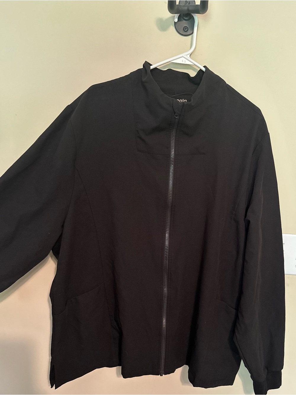 MANDALA BRAND Women's Modern Scrub Jacket Black